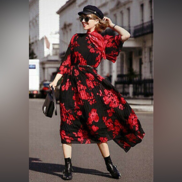 NWOT H&M Chiffon Red & Black Floral  Poppy Pleated Midi Dress Women Size 6 US - Picture 4 of 12